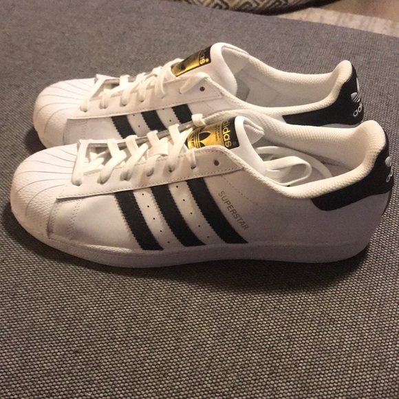 NEW Adidas Superstar Original Sneakers Sz 10.5 - Picture 3 of 5
